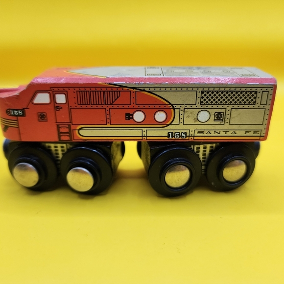 Lionel Heritage Series Wood Diesel Santa Fe Engine # 50272 Magnetic 2006 - Picture 3 of 6